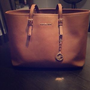 Michael Kors Jet Set Travel Bag